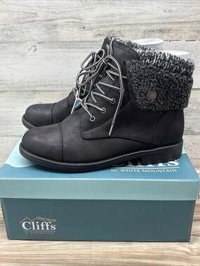White Mountain Boots Size 8.5 Wide Waterproof NEW